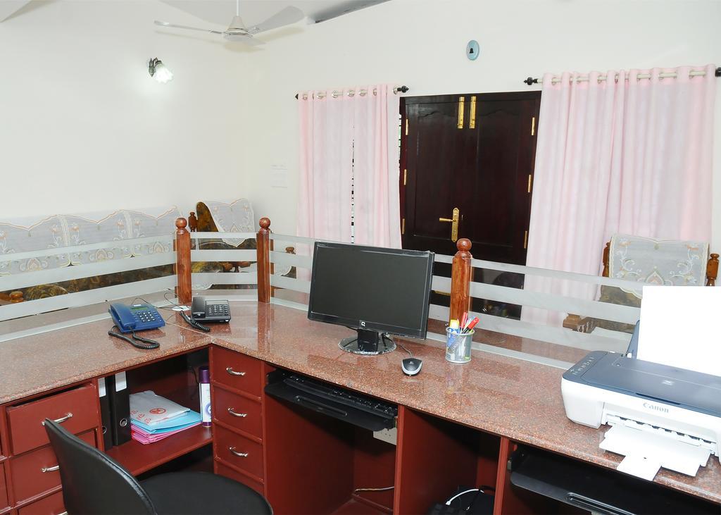 Greenfield Inn Thiruvananthapuram Exteriör bild